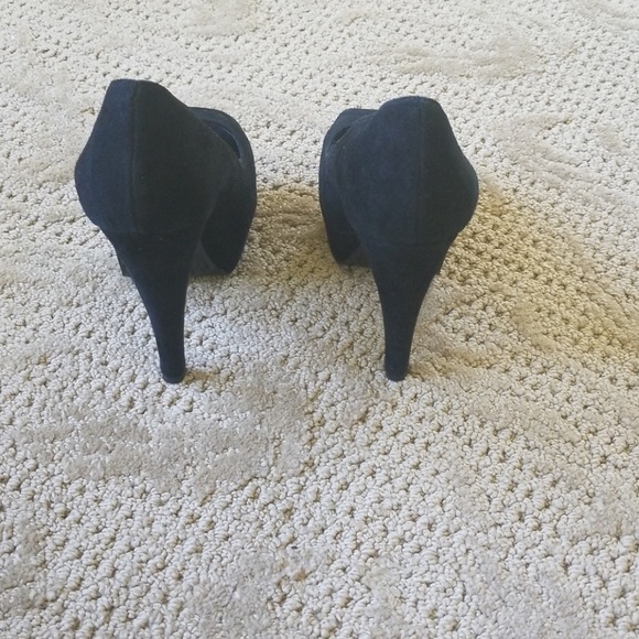 Heels - Picture 3 of 4